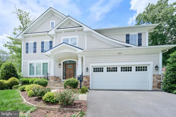 $2,099,900 | 605 Meadow Lane Southwest, Vienna, VA 22180