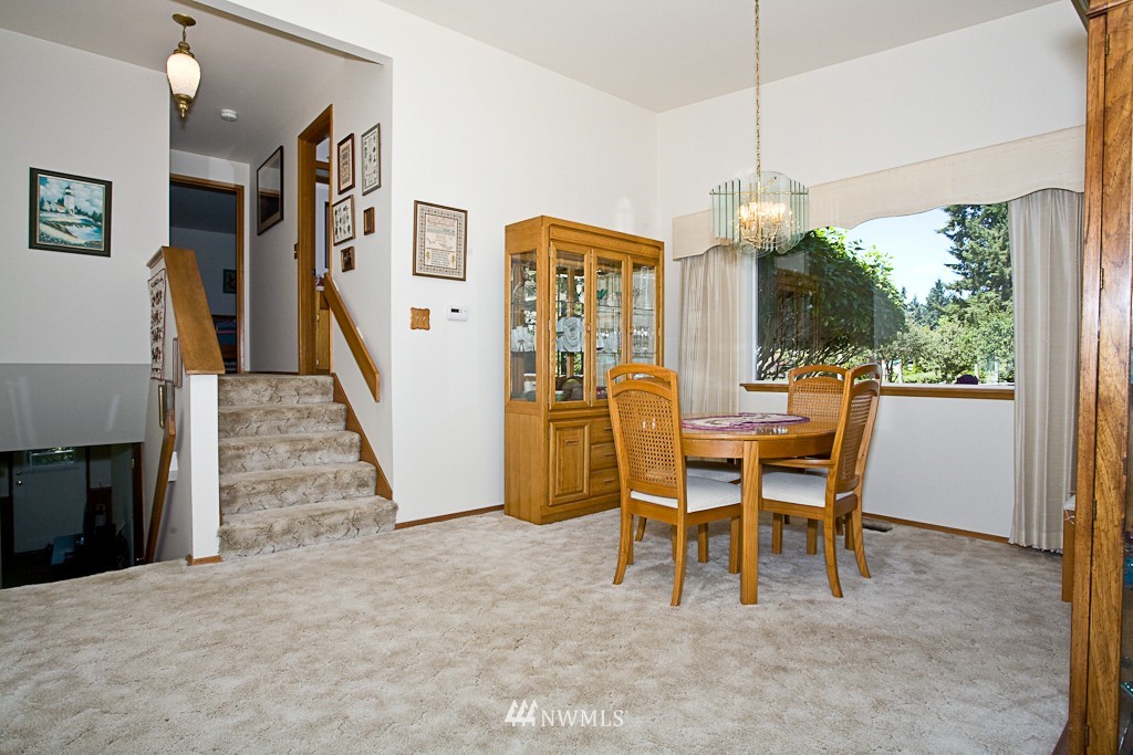 9701 237th Place Southwest Edmonds, WA 98020 - Photo 3 of 15 Gallery Image 3