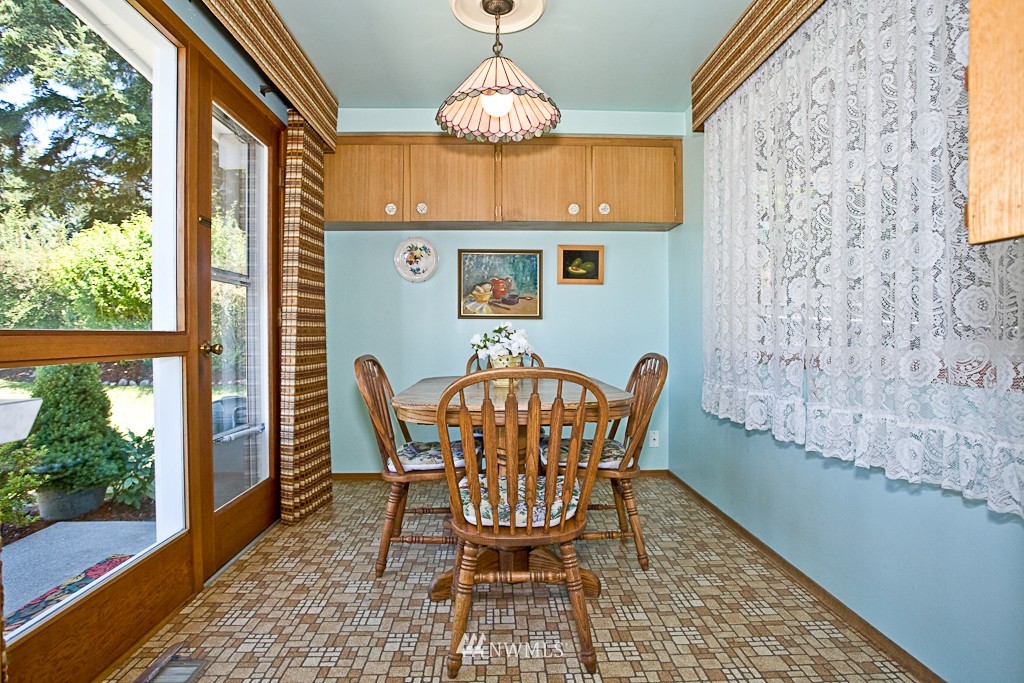 9701 237th Place Southwest Edmonds, WA 98020 - Photo 6 of 15 Gallery Image 6