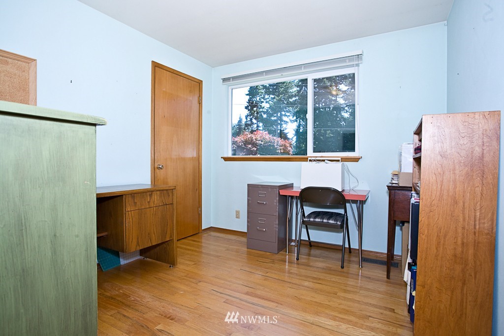 9701 237th Place Southwest Edmonds, WA 98020 - Photo 8 of 15 Gallery Image 8
