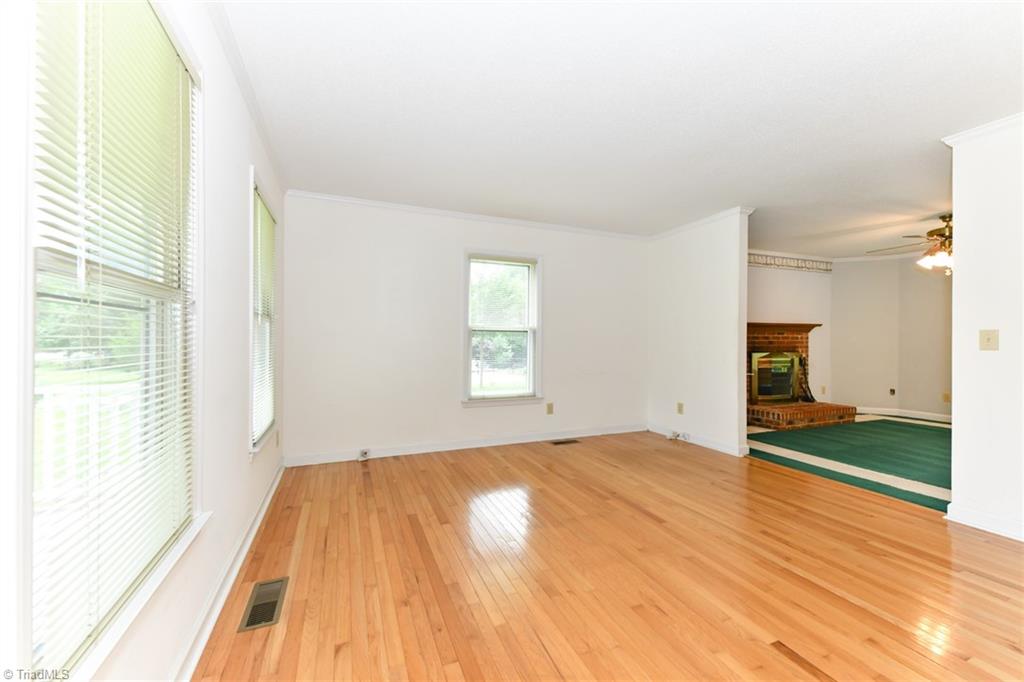 5794 Drake Road Greensboro, NC 27406 - Photo 8 of 48 Gallery Image 8