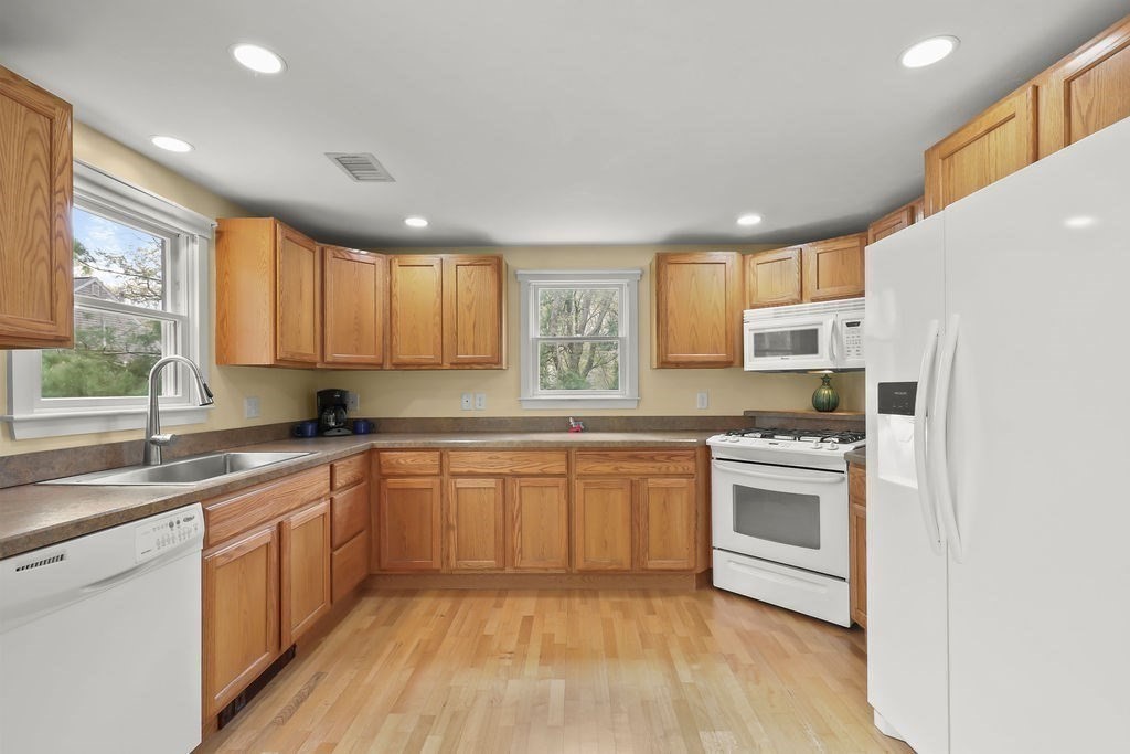 5 Deerfield Road Mashpee, MA 02649 - Photo 9 of 33 Gallery Image 9