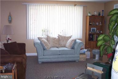 1828 Hanford Road Rosedale, MD 21237 - Photo 10 of 14 Living Room