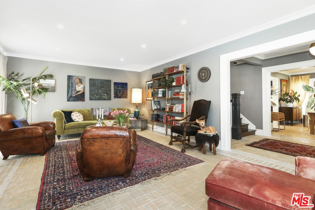 2049 North Berendo Street Los Angeles, CA 90027 - Photo 12 of 47 Gallery Image 12