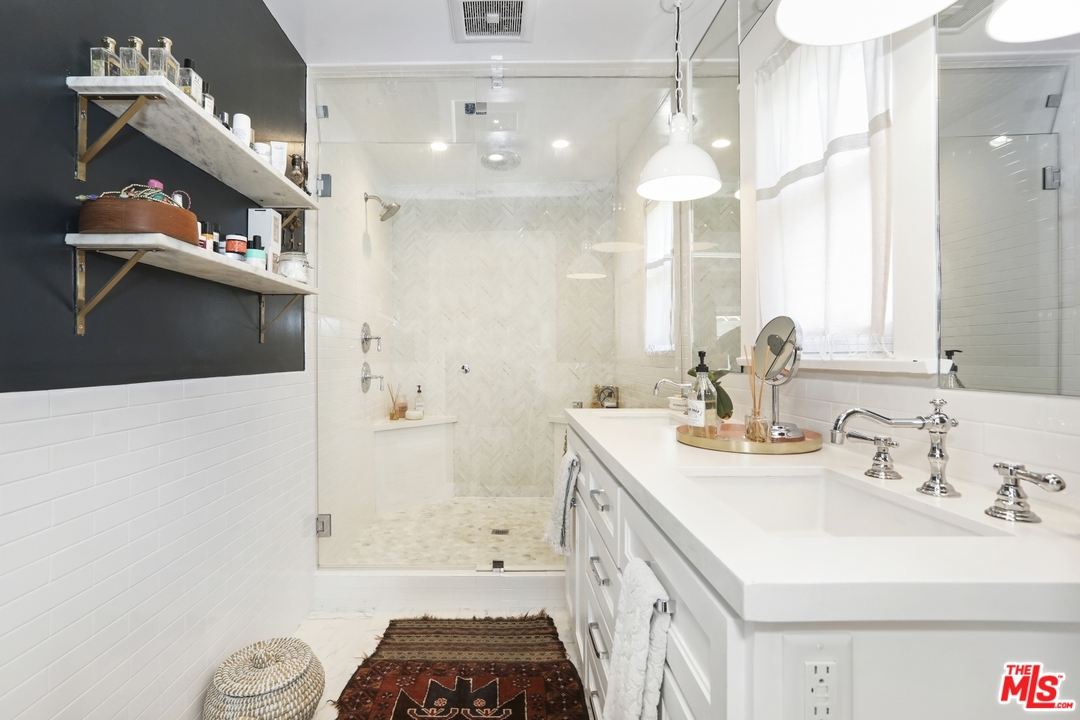 2049 North Berendo Street Los Angeles, CA 90027 - Photo 30 of 47 Gallery Image 30