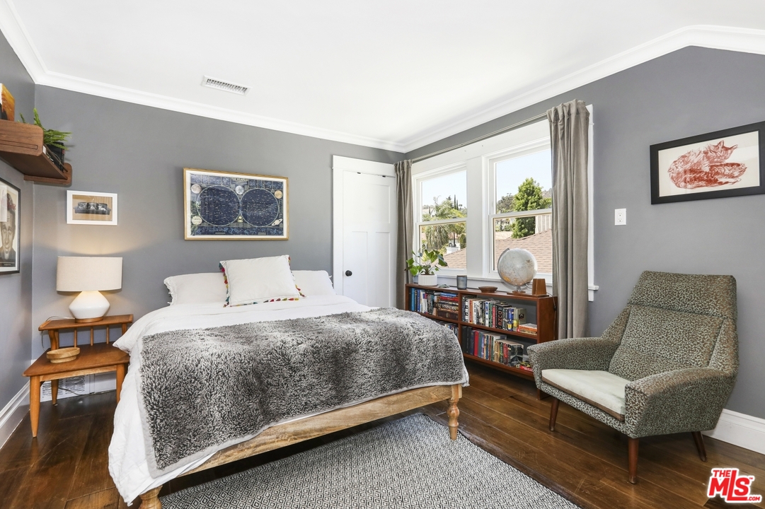 2049 North Berendo Street Los Angeles, CA 90027 - Photo 31 of 47 Gallery Image 31
