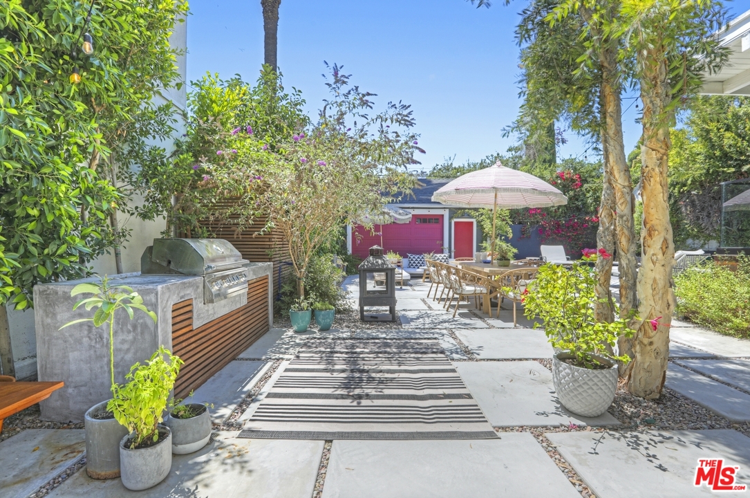 2049 North Berendo Street Los Angeles, CA 90027 - Photo 37 of 47 Gallery Image 37