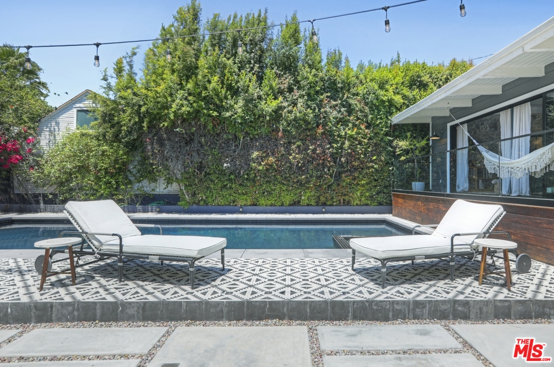 2049 North Berendo Street Los Angeles, CA 90027 - Photo 43 of 47 Gallery Image 43