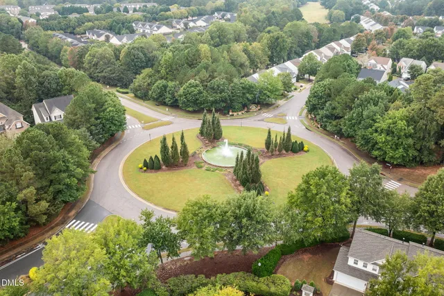 a picture of a table and chairs in patio
