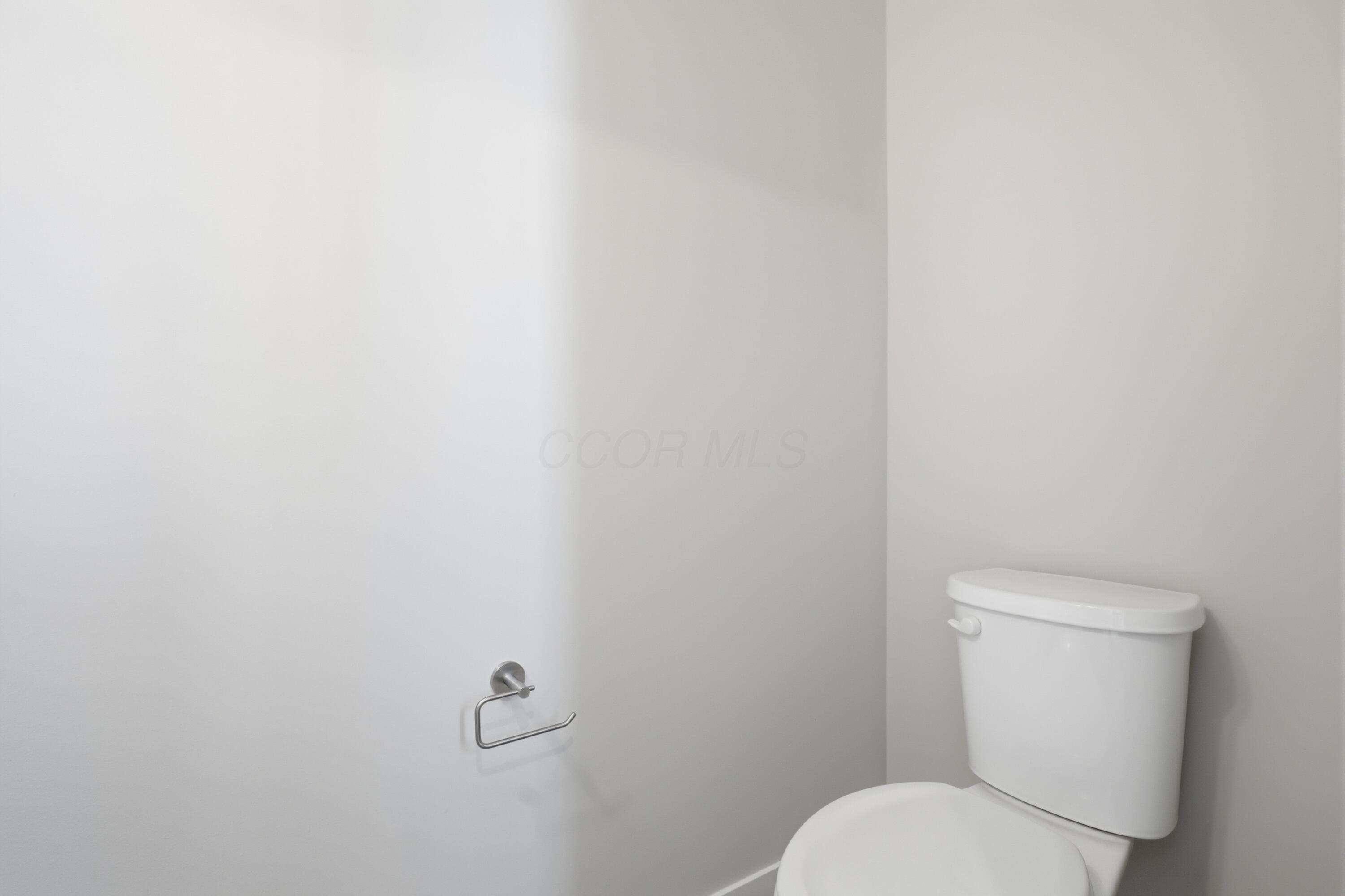 284 Olympic Loop Commercial Point, OH 43116 - Photo 16 of 44 Powder Room