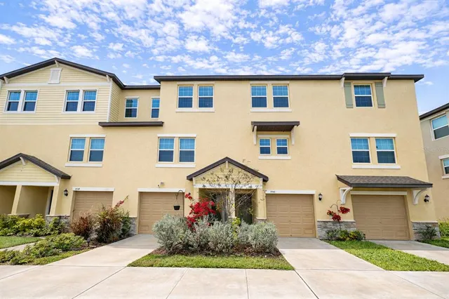 a front view of house with yard