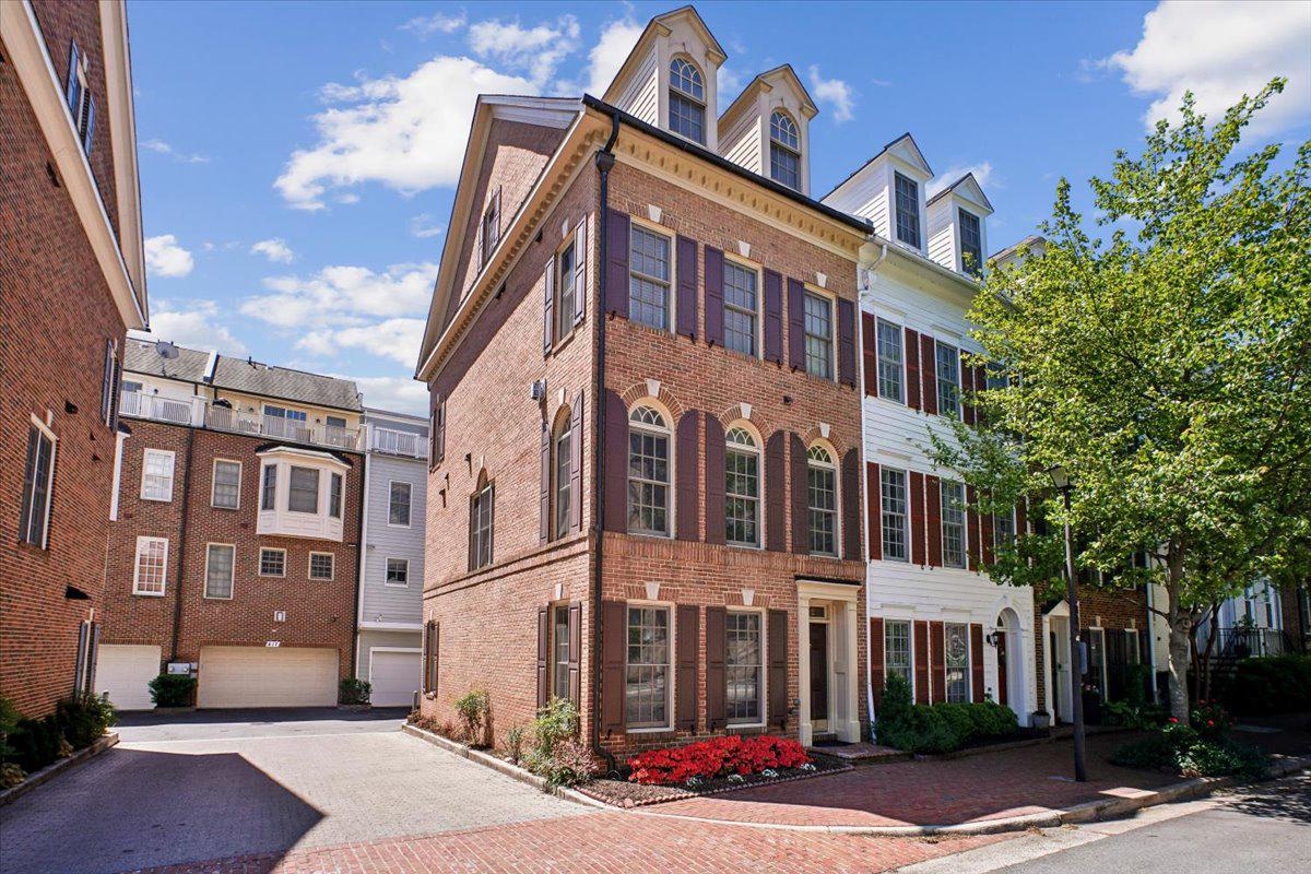 412 Pendleton Street Alexandria, VA 22314 - Photo 43 of 48 4 level brick end-unit