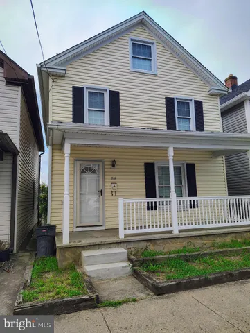 $2,250 | 518 Brunswick Street, Brunswick, MD 21716