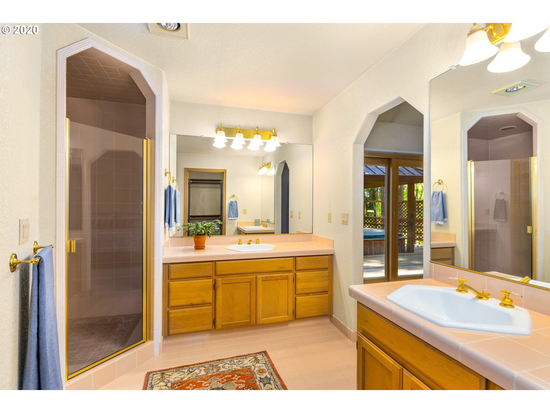 10675 Southwest Hazelbrook Road Tualatin, OR 97062 - Photo 15 of 32 Gallery Image 15