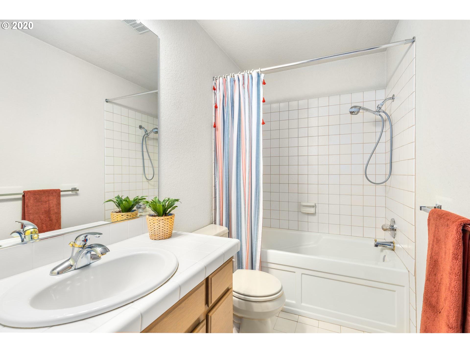 10675 Southwest Hazelbrook Road Tualatin, OR 97062 - Photo 18 of 32 Gallery Image 18