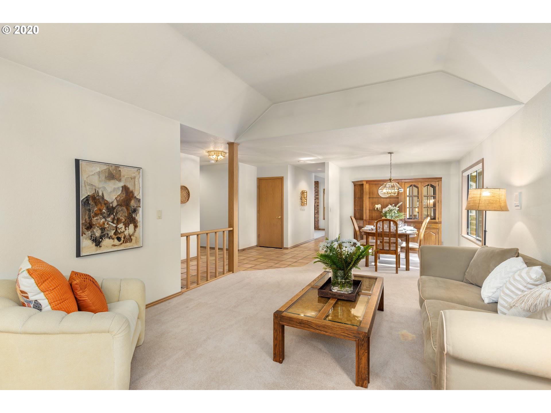 10675 Southwest Hazelbrook Road Tualatin, OR 97062 - Photo 5 of 32 Gallery Image 5