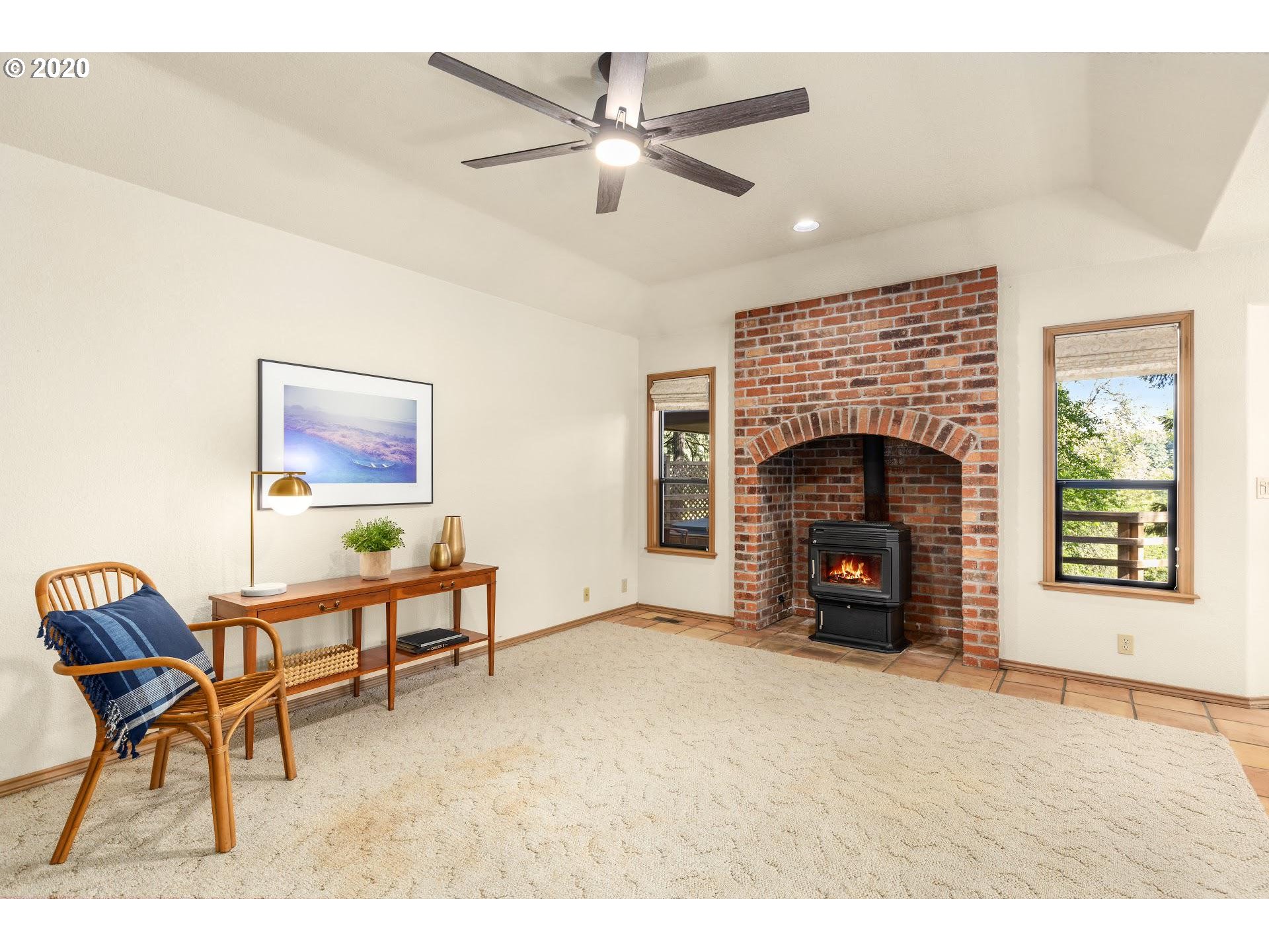 10675 Southwest Hazelbrook Road Tualatin, OR 97062 - Photo 9 of 32 Gallery Image 9