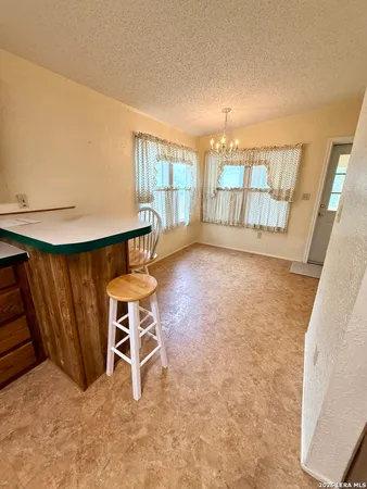 $1,850 | 182 Laurel Ridge Drive, Lakehills, TX 78063