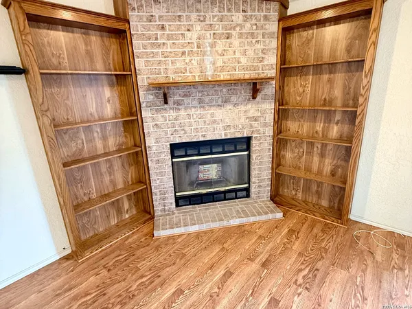 $1,850 | 182 Laurel Ridge Drive, Lakehills, TX 78063