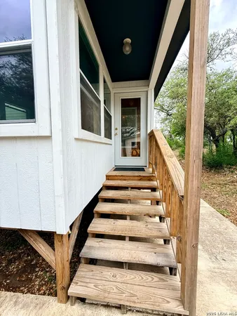 $1,850 | 182 Laurel Ridge Drive, Lakehills, TX 78063