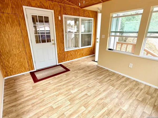 $1,850 | 182 Laurel Ridge Drive, Lakehills, TX 78063