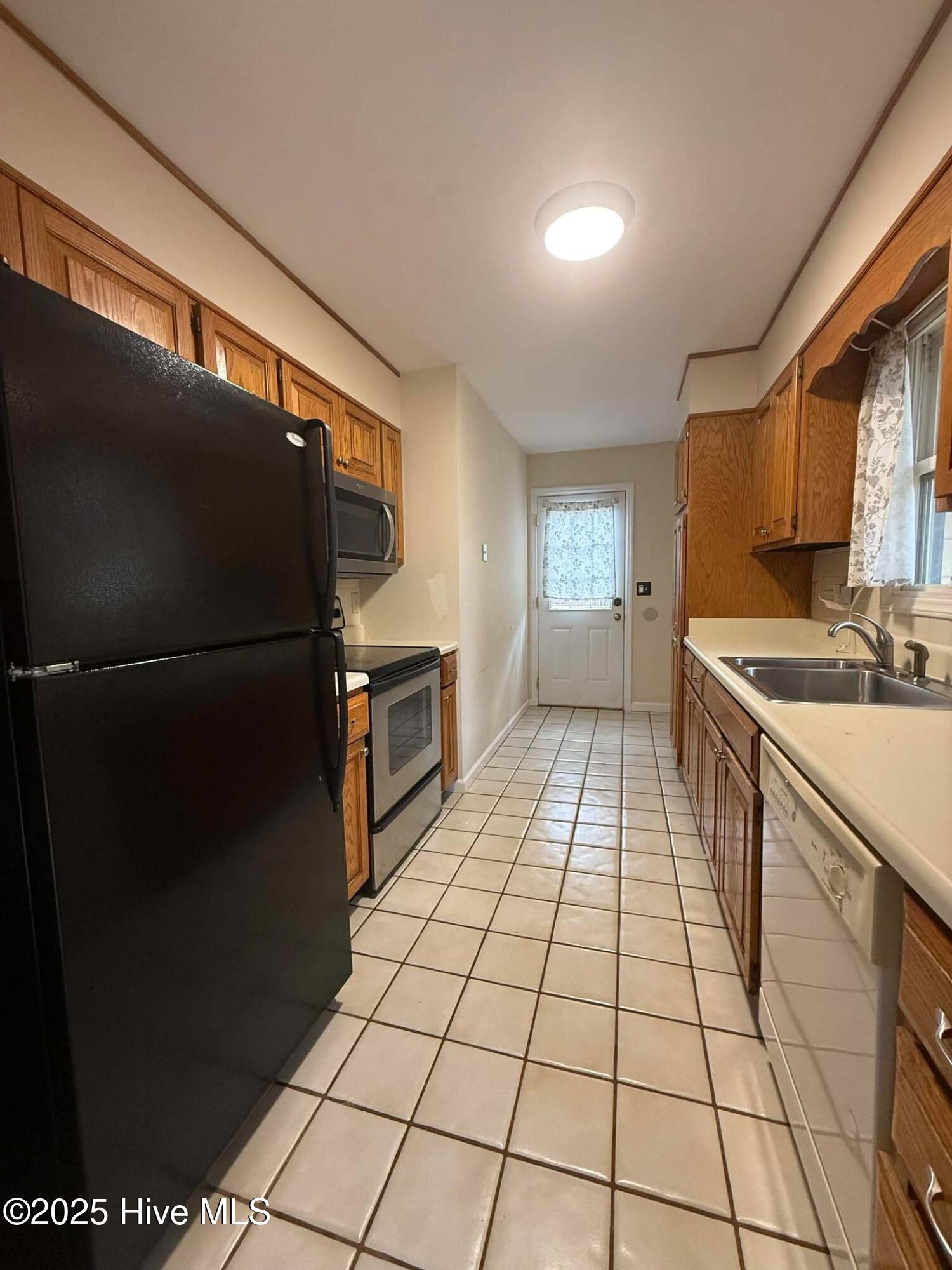 75 Sawmill Road East Pinehurst, NC 28374 - Photo 11 of 12 Kitchen