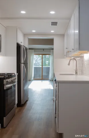 $400,000 | 151 Knapps Highway, Fairfield, CT 06825