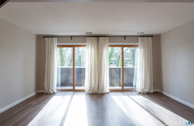 $400,000 | 151 Knapps Highway, Fairfield, CT 06825