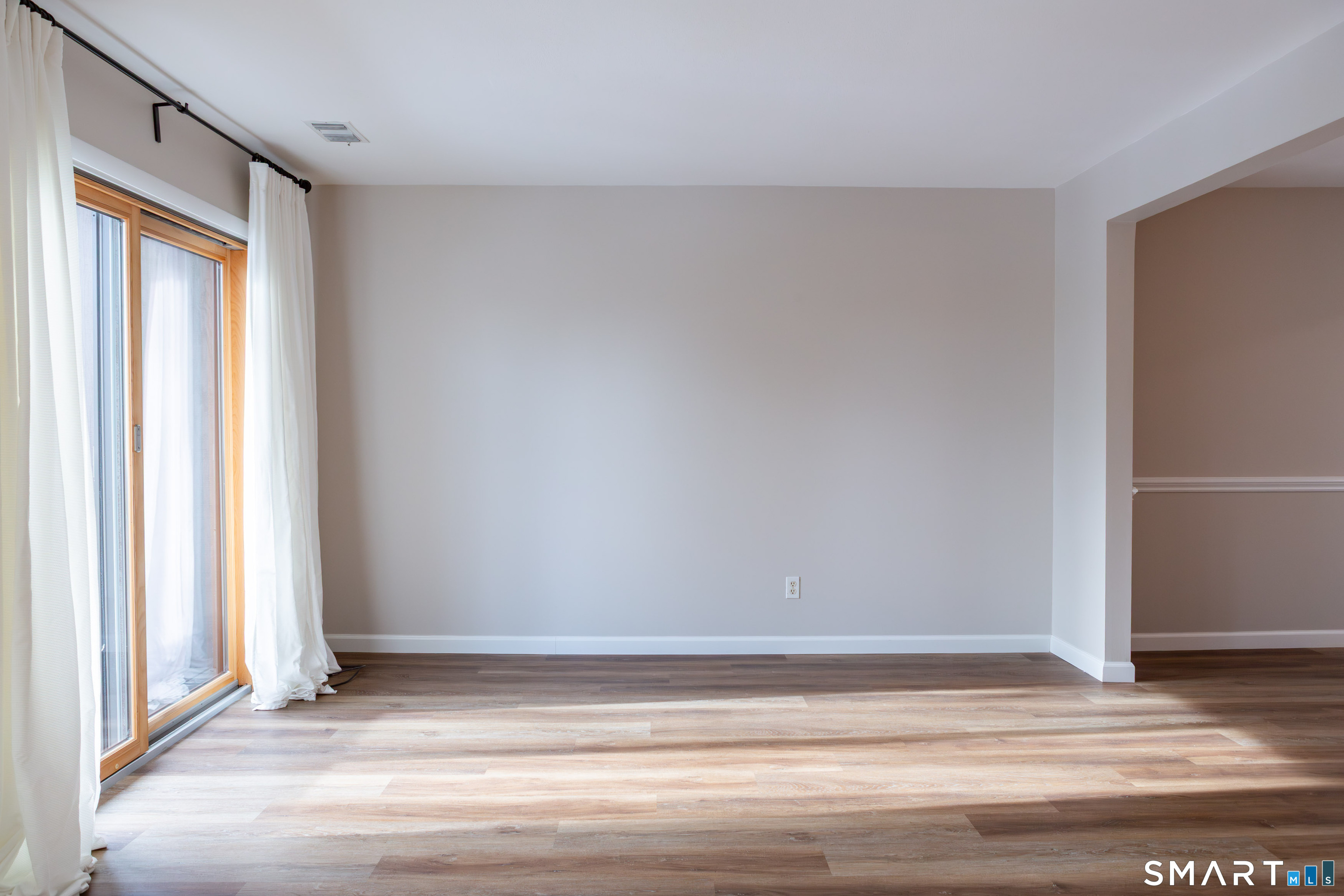 151 Knapps Highway Fairfield, CT 06825 - Photo 5 of 31