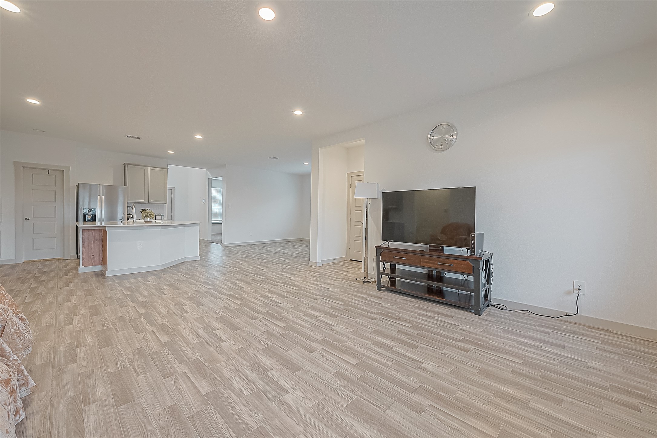 1815 Sandy Trail Lane Rosenberg, TX 77469 - Photo 18 of 47 a living room with furniture and a flat screen tv