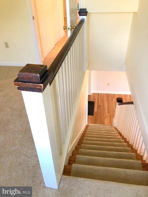 6199 Bethlehem Road Preston, MD 21655 - Photo 21 of 32 Staircase