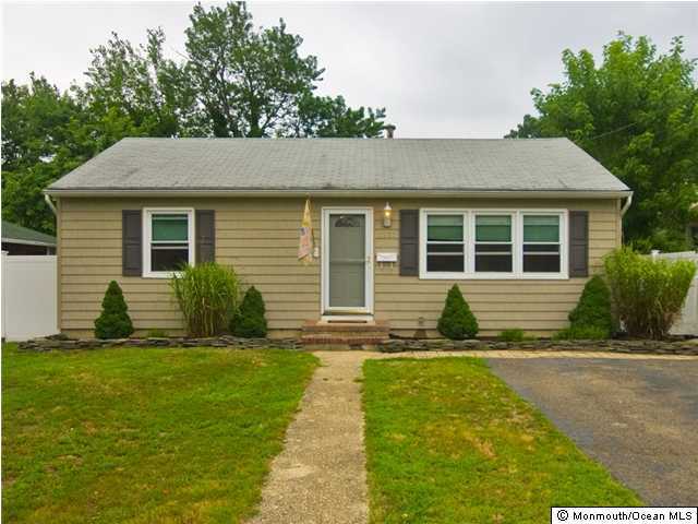 2221 Foster Road Point Pleasant, NJ 08742 - Photo 1 of 3 Primary Photo