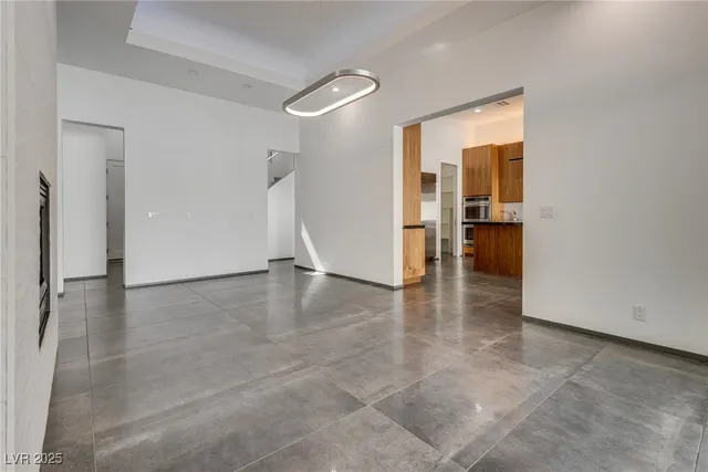 $11,000 | 628 Edgebrook Drive, Las Vegas, NV 89145