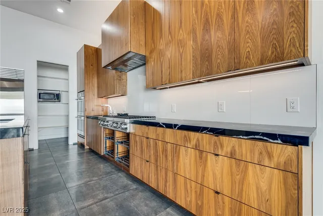 $11,000 | 628 Edgebrook Drive, Las Vegas, NV 89145