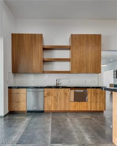 $11,000 | 628 Edgebrook Drive, Las Vegas, NV 89145