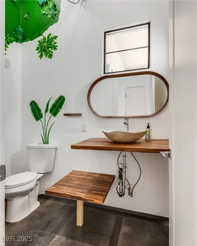 $11,000 | 628 Edgebrook Drive, Las Vegas, NV 89145