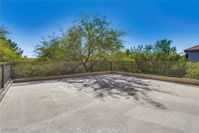 $11,000 | 628 Edgebrook Drive, Las Vegas, NV 89145