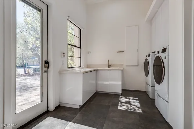 $11,000 | 628 Edgebrook Drive, Las Vegas, NV 89145