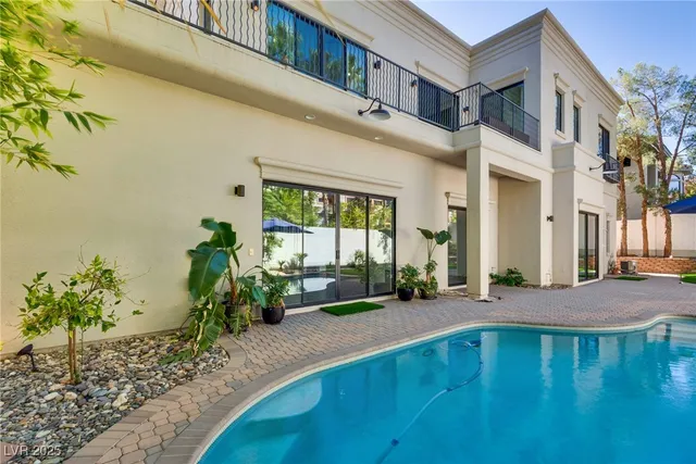 $11,000 | 628 Edgebrook Drive, Las Vegas, NV 89145