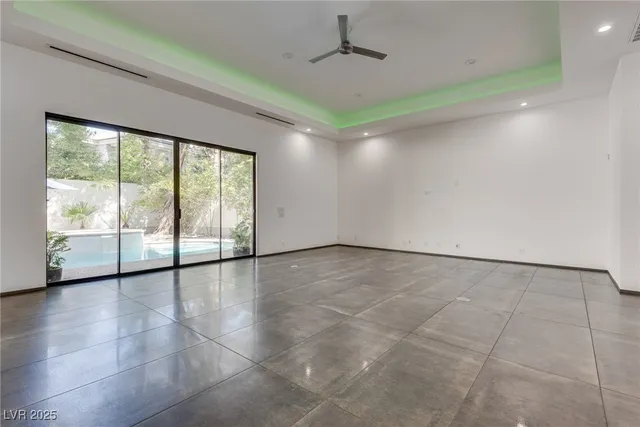 $11,000 | 628 Edgebrook Drive, Las Vegas, NV 89145