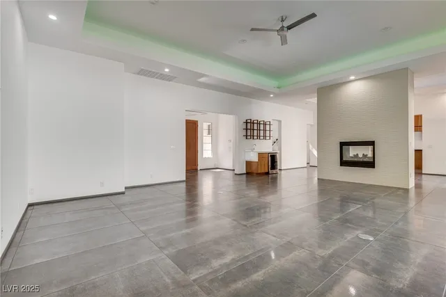 $11,000 | 628 Edgebrook Drive, Las Vegas, NV 89145