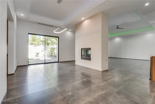 $11,000 | 628 Edgebrook Drive, Las Vegas, NV 89145