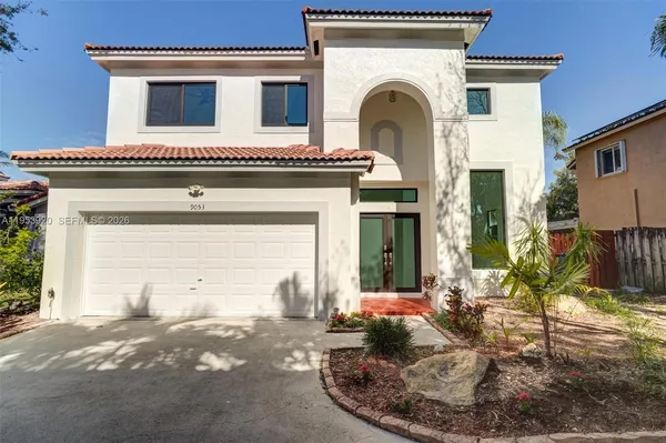 a view of a house with outdoor space