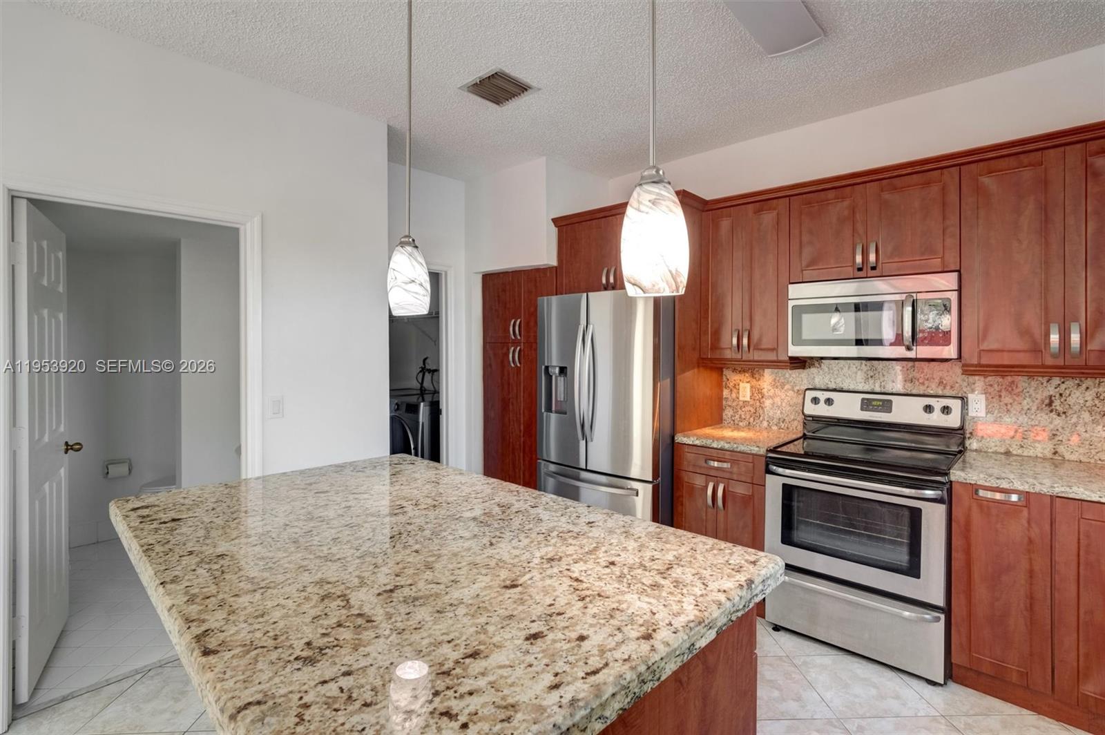 9053 Southwest 214th Street Cutler Bay, FL 33189 - Photo 13 of 45