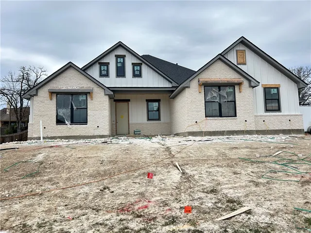 $749,900 | 3273 Rose Hill Lane, Bryan, TX 77808