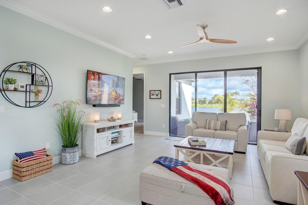 5430 Starfish Road Loxahatchee, FL 33470 - Photo 11 of 44 Living room