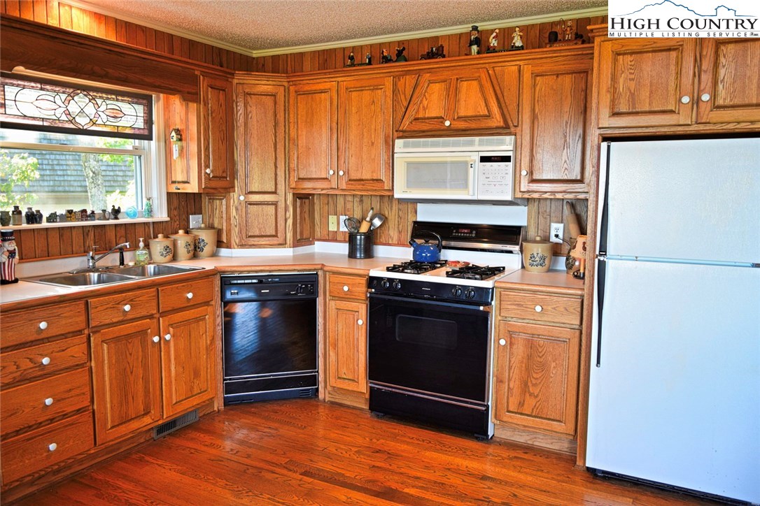 134 Magnolia Lane Boone, NC 28607 - Photo 11 of 34 Gallery Image 11