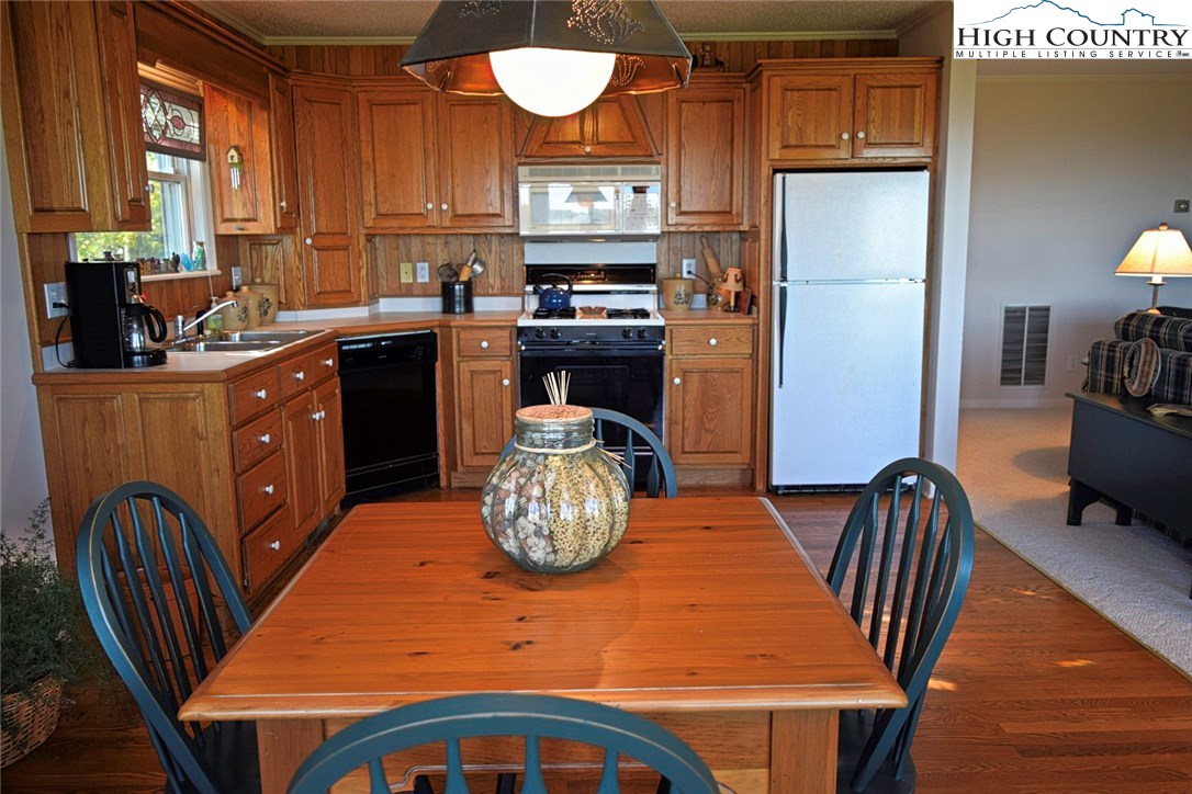 134 Magnolia Lane Boone, NC 28607 - Photo 10 of 34 Gallery Image 10