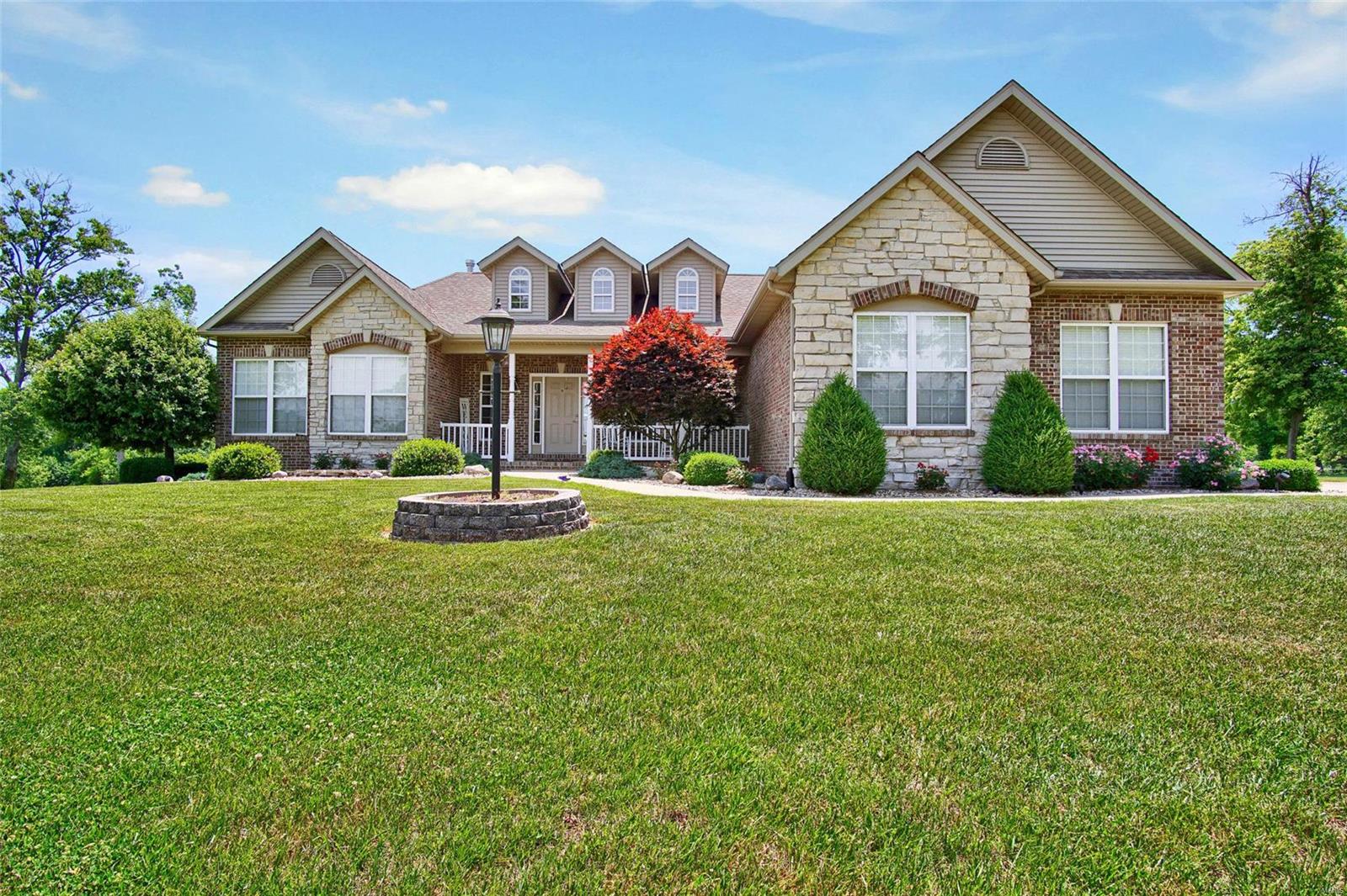 9606 Fruit Road Alhambra, IL 62001 - Photo 1 of 33