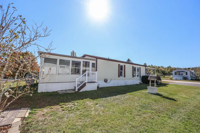 $137,500 | 5 Monadnock Drive, Rochester, NH 03867